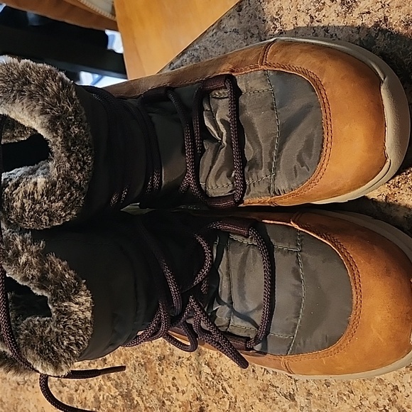 Timberland waterproof hoverlite women's 7 5 like new condition very warm - Picture 4 of 4